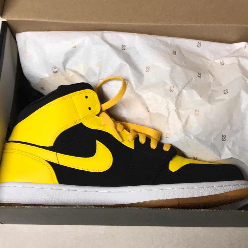Air Jordan Retro 1 ONE LOVE - Picture 5 of 6